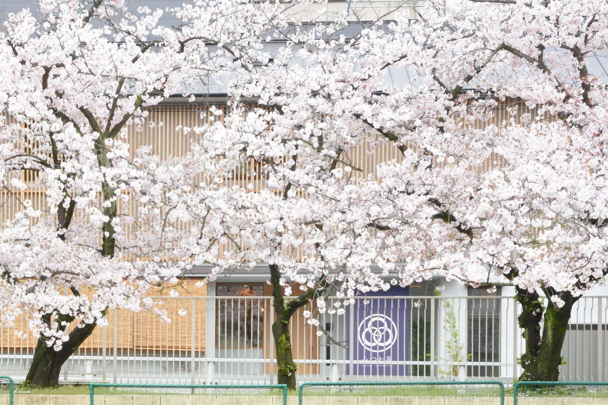 Hostel Mitsuwaya Oszaka Kültér fotó
